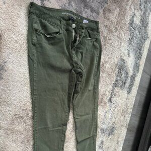 Women's American Eagle green super stretch skinny jeans size 12